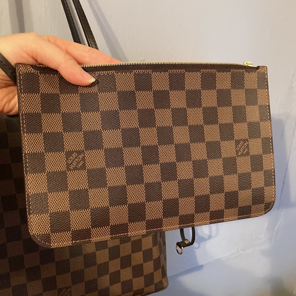 Authentic NWT Louis Vuitton Neverfull MM Damier Ebene w/ wristlet - Picture 7 of 14
